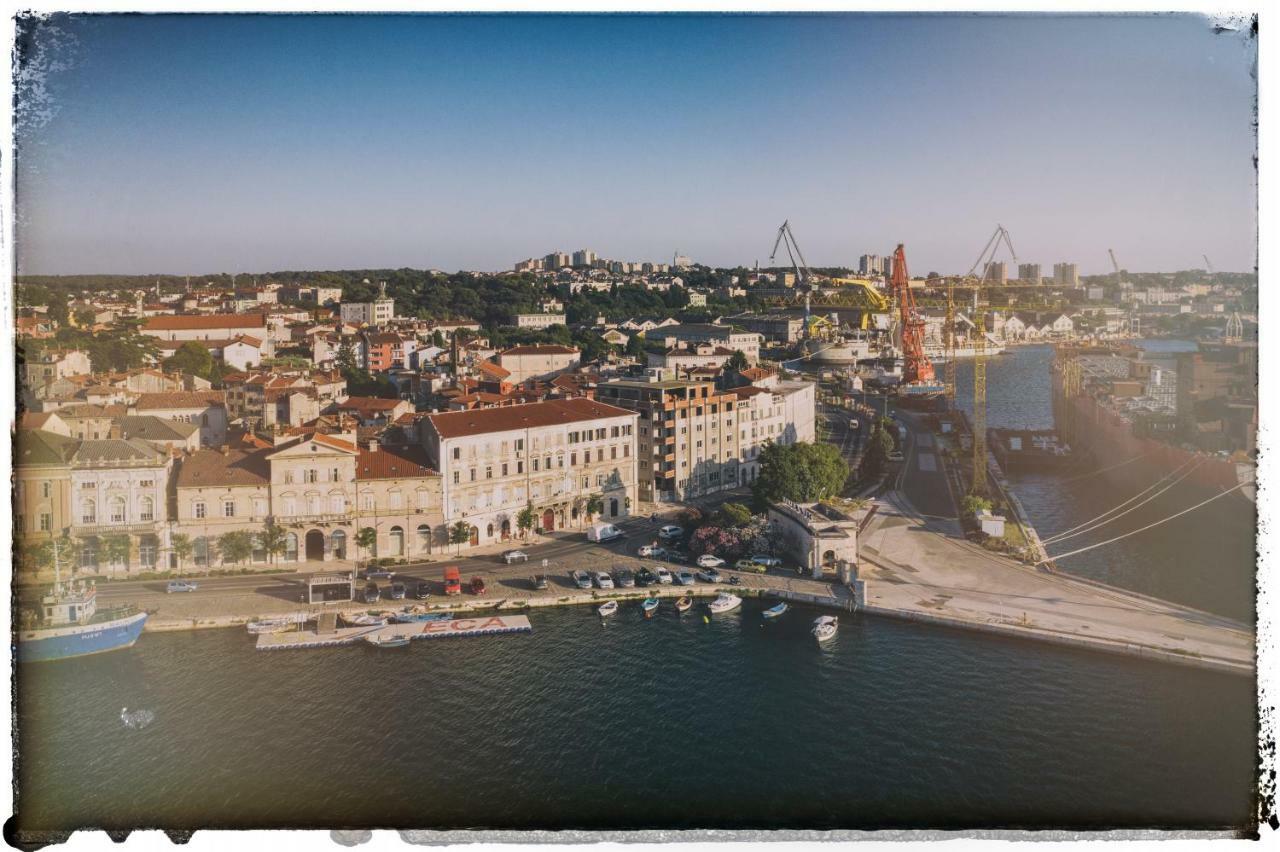 Luxury Apartment Jana With Private Parking Pola Esterno foto